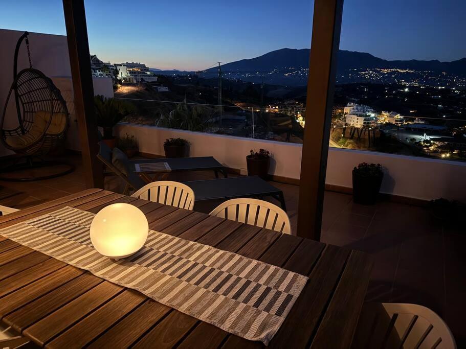 Апартаменти Casa Cerro Azul In La Cala Hills Club Sitio de Calahonda Екстер'єр фото