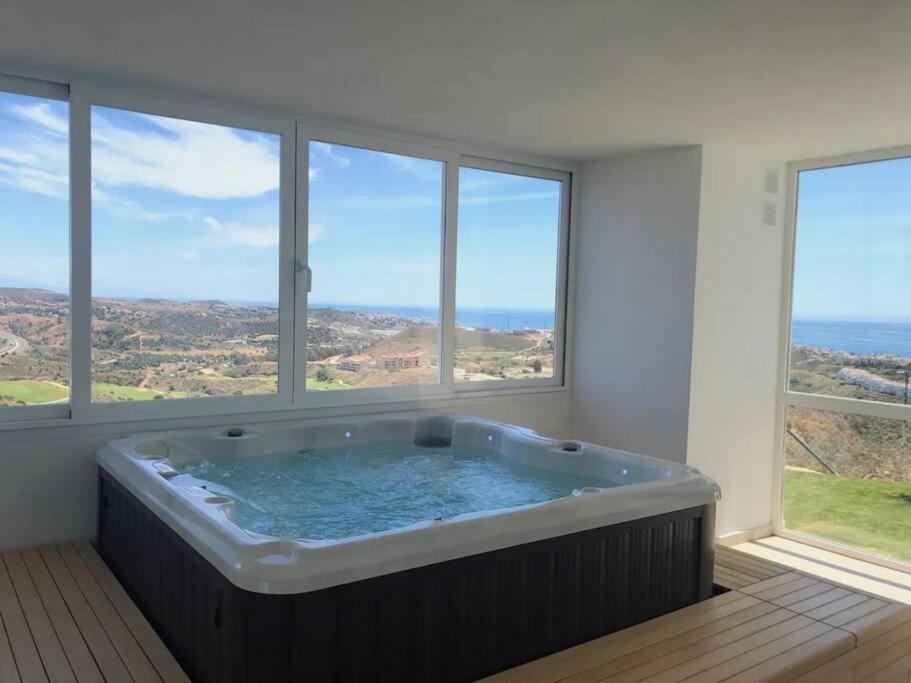 Апартаменти Casa Cerro Azul In La Cala Hills Club Sitio de Calahonda Екстер'єр фото